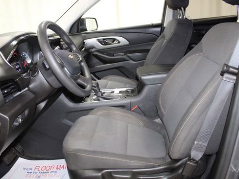 Used 2021 Chevrolet Traverse LS image 12