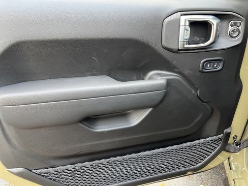 New 2026 Jeep Gladiator Sport image 25