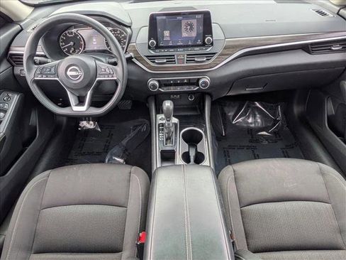 Used 2024 Nissan Altima 2.5 SV image 16