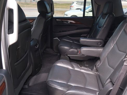 Used 2018 Cadillac Escalade Premium Luxury image 20