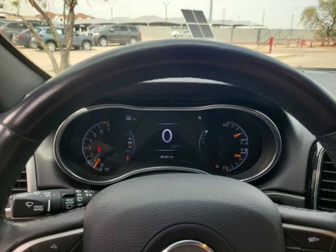 Used 2019 Jeep Grand Cherokee Altitude image 22