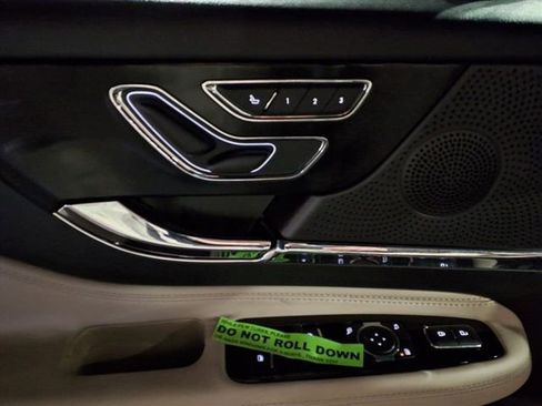 New 2026 Lincoln Corsair Premiere FWD image 9