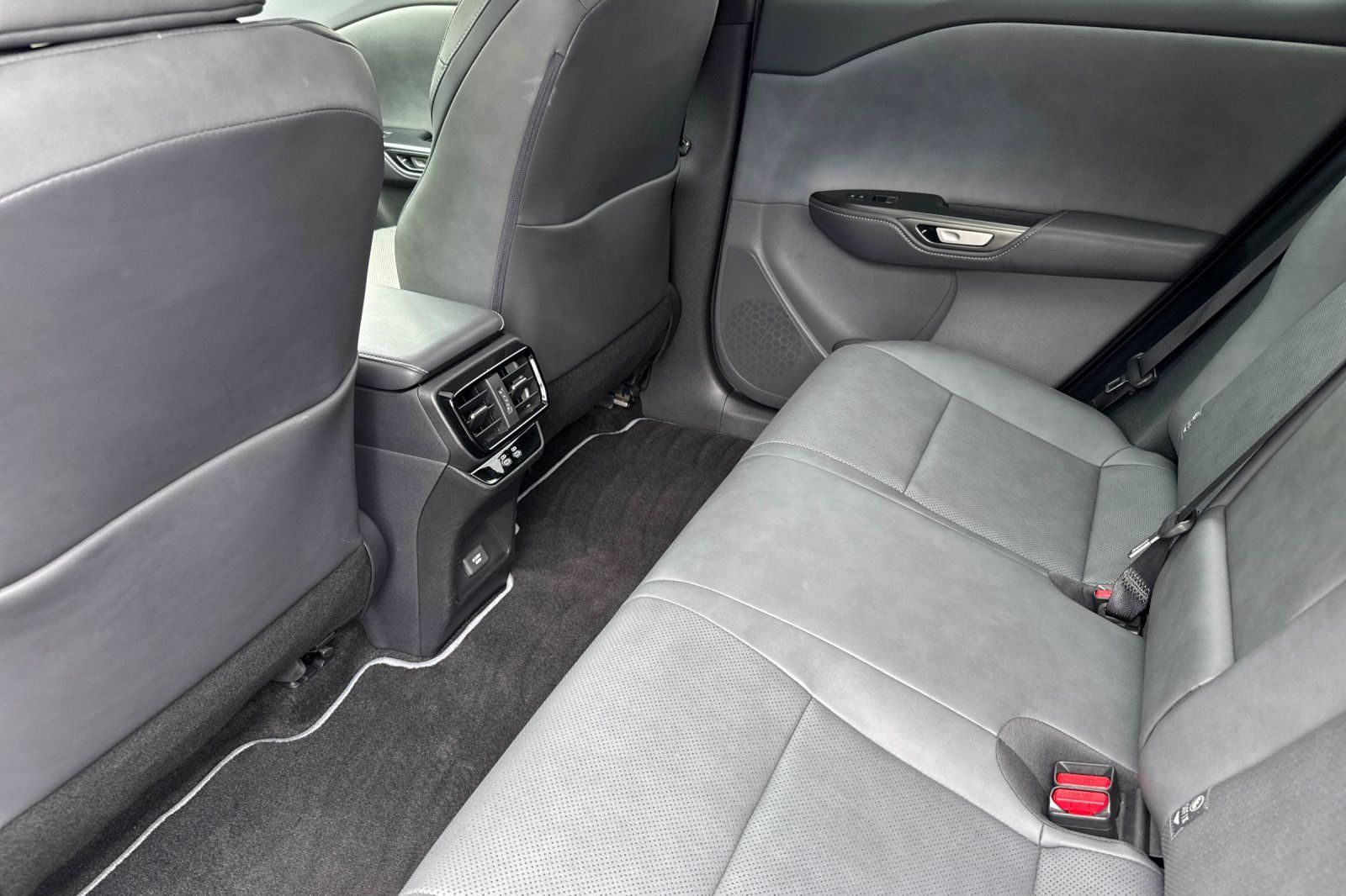 Certified 2024 Lexus RZ 450e Premium w/ Technology Package AWD/4WD image 15