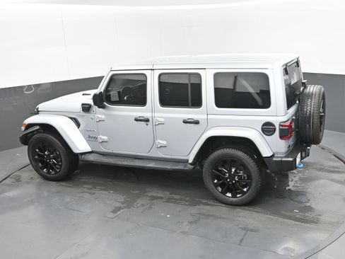 Used 2023 Jeep Wrangler Unlimited Sahara w/ Cold Weather Group AWD/4WD image 35