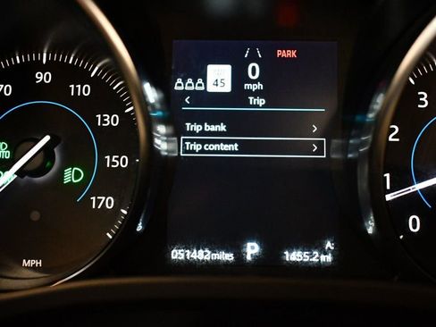 Used 2020 Jaguar F-PACE Premium image 43