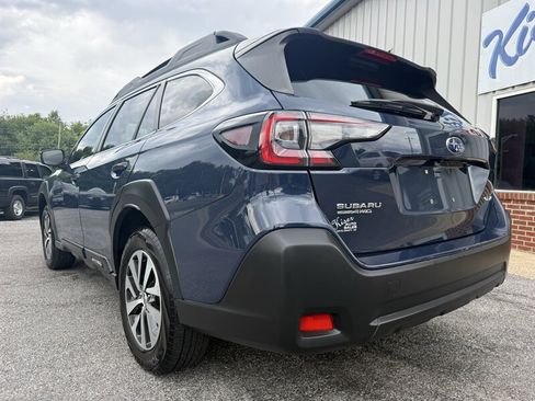 Used 2024 Subaru Outback Premium AWD/4WD image 8