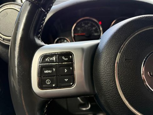 Used 2016 Jeep Wrangler Unlimited Rubicon AWD/4WD image 27