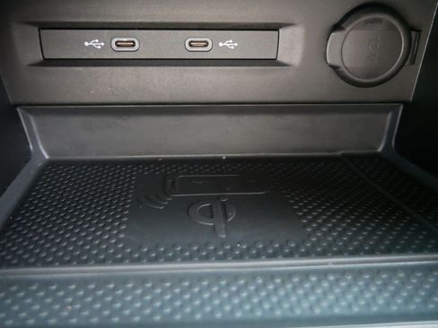 Used 2024 Volkswagen Taos SE AWD/4WD image 29