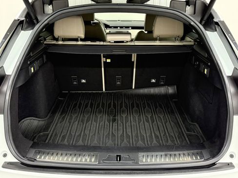 Used 2019 Land Rover Range Rover Velar R-Dynamic HSE image 44
