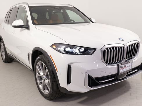 Used 2024 BMW X5 xDrive40i image 5