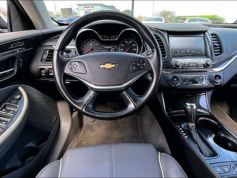 Used 2018 Chevrolet Impala Premier w/ Premier Convenience Package image 8