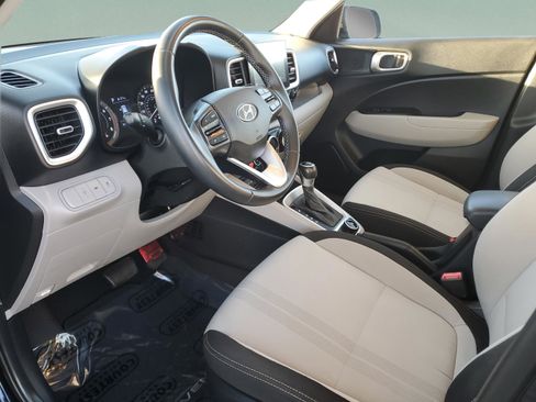 Used 2022 Hyundai Venue SEL w/ Cargo Package image 12