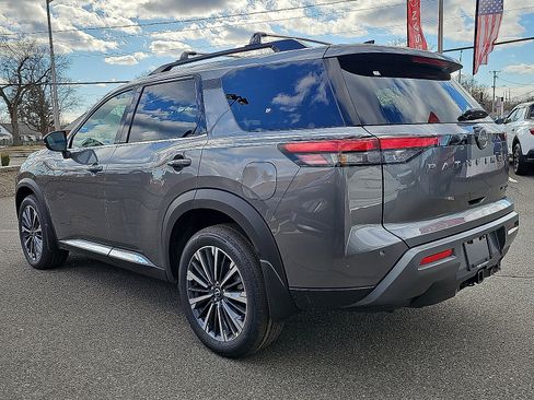 New 2026 Nissan Pathfinder Platinum w/ Cargo Package AWD/4WD image 3