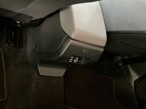 Used 2025 Subaru Crosstrek 2.0i Premium AWD/4WD image 28