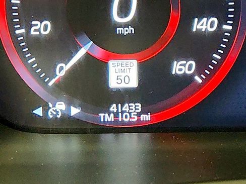 Used 2020 Volvo XC90 T5 Momentum image 16