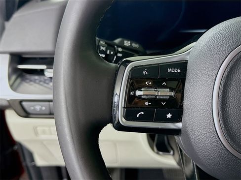 Used 2024 Kia Carnival SX Prestige image 23