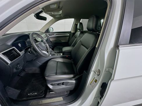 Used 2023 Volkswagen Atlas SE image 13