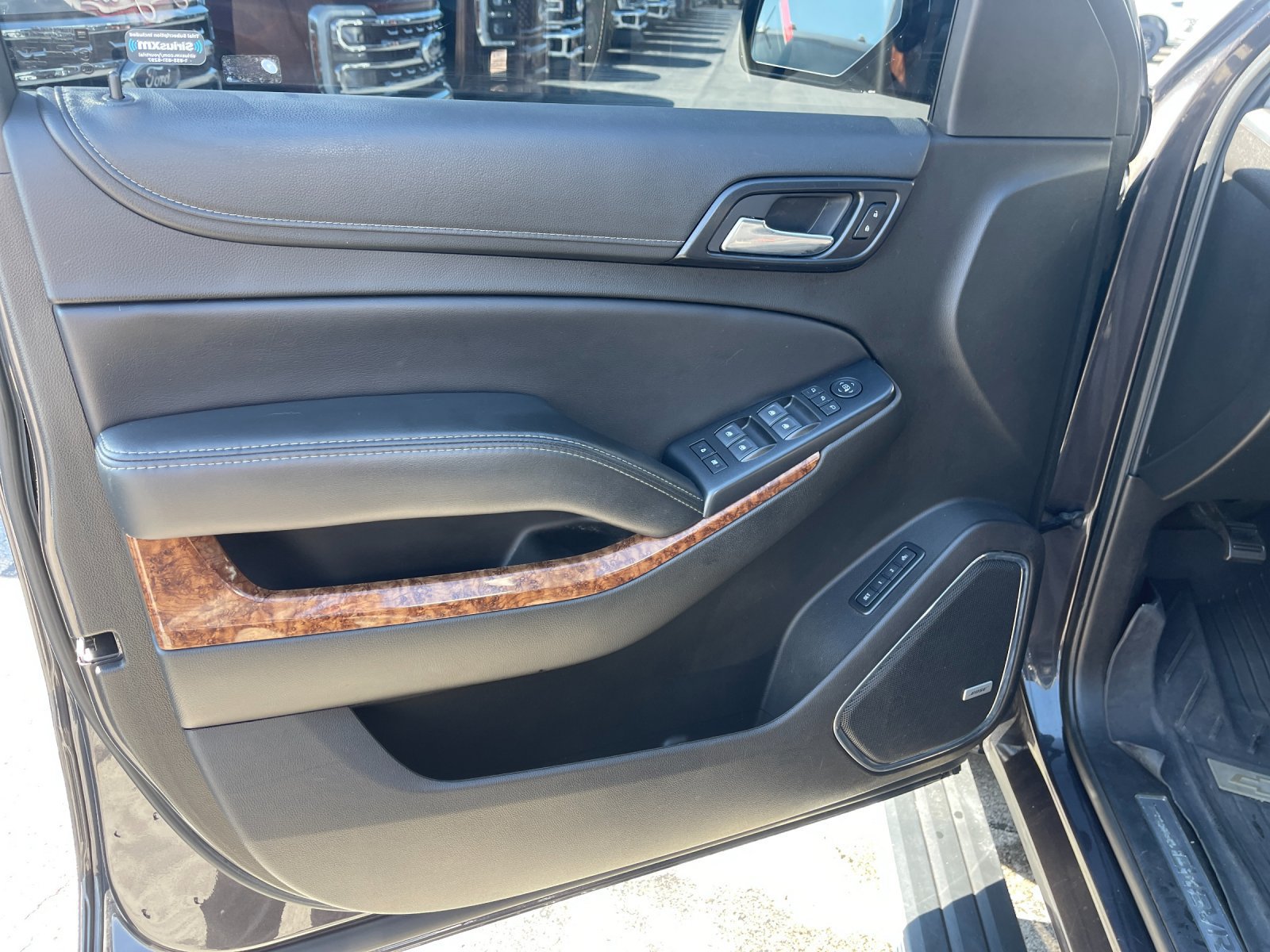 Used 2018 Chevrolet Suburban Premier AWD/4WD image 12