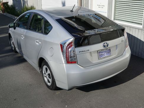 Used 2014 Toyota Prius Two FWD image 17