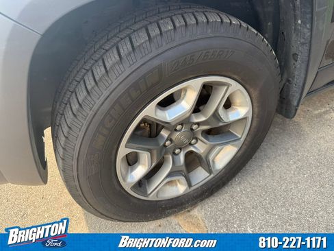 Used 2019 Jeep Cherokee Trailhawk w/ Cold Weather Group AWD/4WD image 10