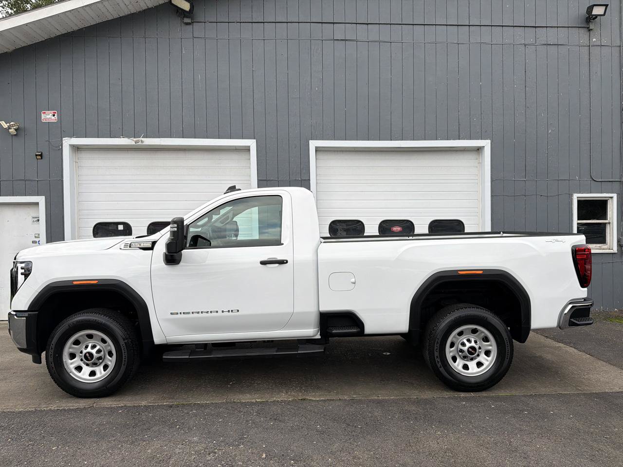 Used 2024 GMC Sierra 3500 Pro w/ Convenience Package AWD/4WD image 7