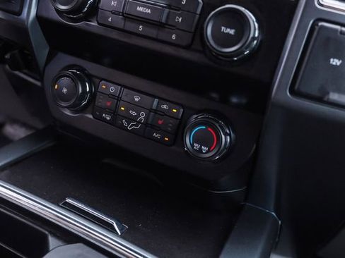Used 2022 Ford F250 XLT w/ XLT Premium Package AWD/4WD image 34