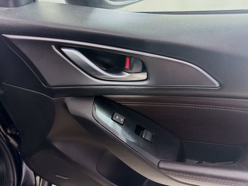 Used 2017 MAZDA MAZDA3 Grand Touring image 31