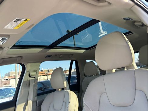 Used 2022 Volvo XC90 T5 Momentum image 15