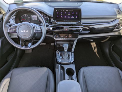 Certified 2023 Kia Seltos EX AWD/4WD image 11
