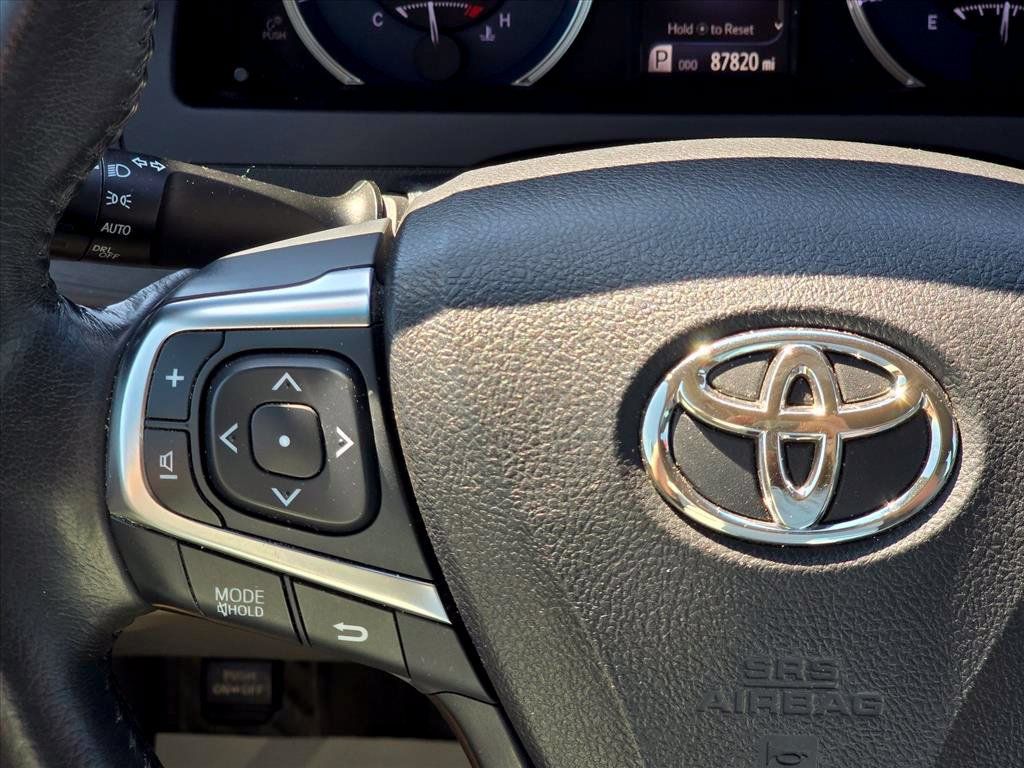 Used 2017 Toyota Camry XLE FWD image 13