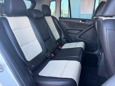 Used 2017 Volkswagen Tiguan S FWD image 11