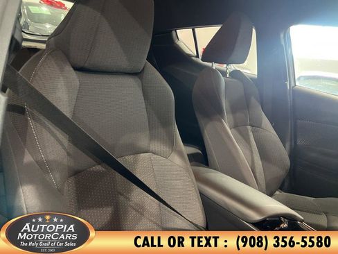 Used 2019 Toyota C-HR XLE FWD image 13
