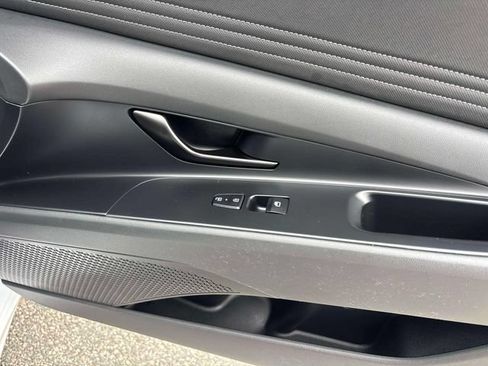 Certified 2025 Hyundai Elantra Sport FWD image 17
