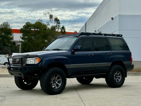 Used 2005 Toyota Land Cruiser AWD/4WD image 19
