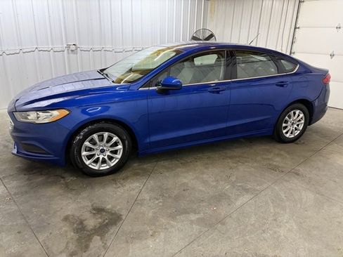 Used 2017 Ford Fusion S image 4