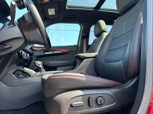 Used 2025 Chevrolet TrailBlazer RS w/ Convenience Package AWD/4WD image 9
