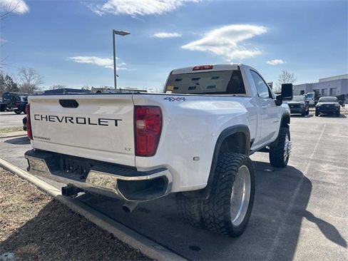 Used 2024 Chevrolet Silverado 3500 LT w/ Convenience Package image 4