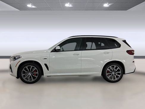 Used 2023 BMW X5 xDrive45e w/ Executive Package image 2