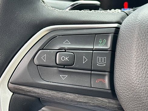 Used 2025 Jeep Grand Cherokee Limited w/ Luxury Tech Group II AWD/4WD image 29