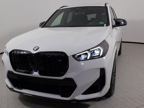 Used 2024 BMW X1 M35i w/ Premium Package image 5