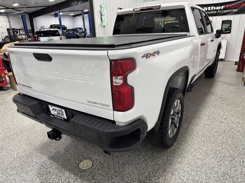 Used 2022 Chevrolet Silverado 2500 Custom w/ Custom Value Package AWD/4WD image 5