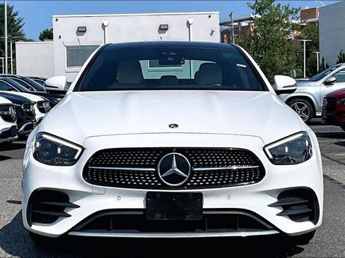 Used 2023 Mercedes-Benz E 350 4MATIC Sedan image 2