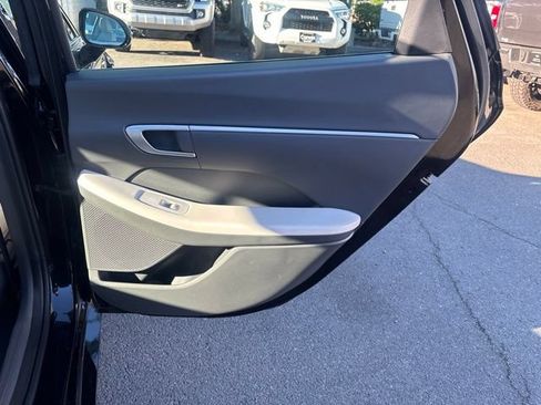Used 2025 Hyundai Sonata SEL FWD image 38