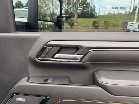 Used 2024 GMC Sierra 2500 AT4 w/ AT4 Premium Plus Package image 29