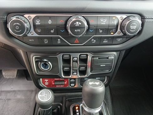 Used 2026 Jeep Wrangler Unlimited Rubicon w/ Safety Group AWD/4WD image 46