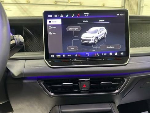 Certified 2025 Volkswagen Tiguan SE image 20