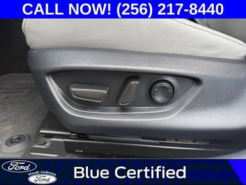 Used 2025 Toyota Camry SE FWD image 19