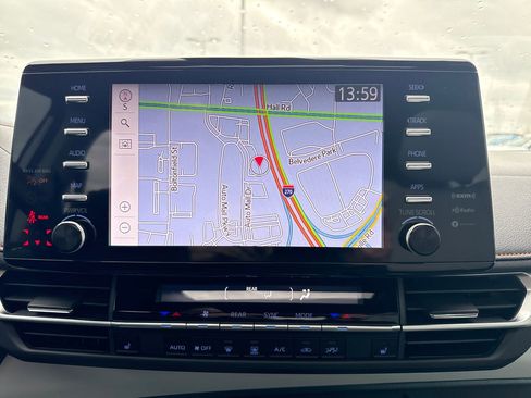 Used 2024 Toyota Sienna XSE image 21