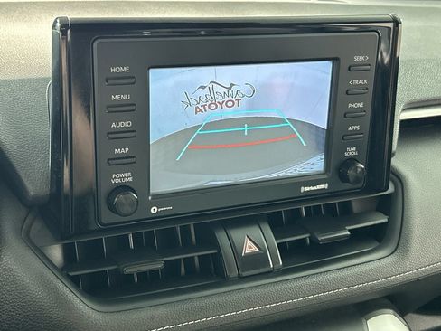 Used 2020 Toyota RAV4 XLE w/ Carpet Mat Package AWD/4WD image 18