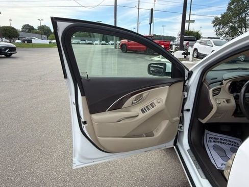 Used 2016 Buick LaCrosse Sport Touring FWD image 12